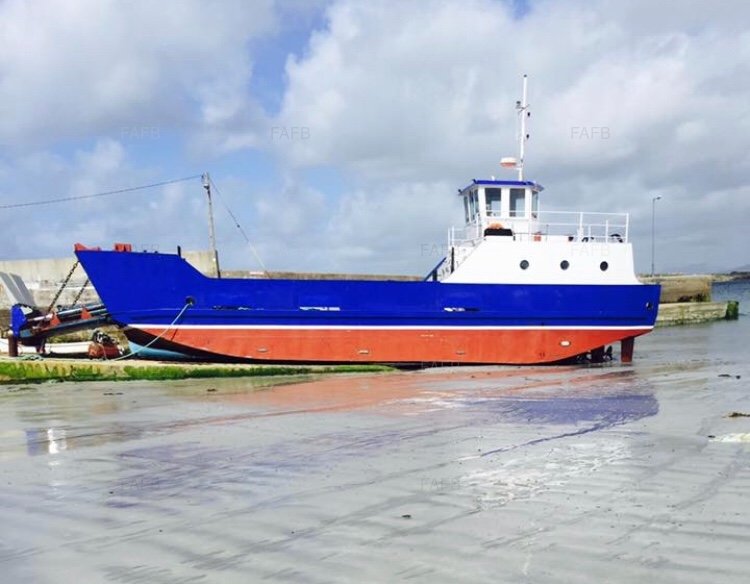 Work boat/ ferry/ landing craft